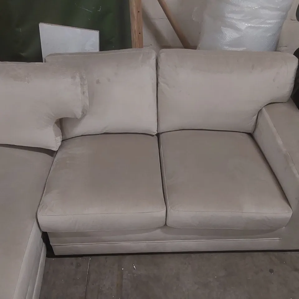 QUALITY DESIGNER VELVET UPHOLSTERED CORNER SOFA