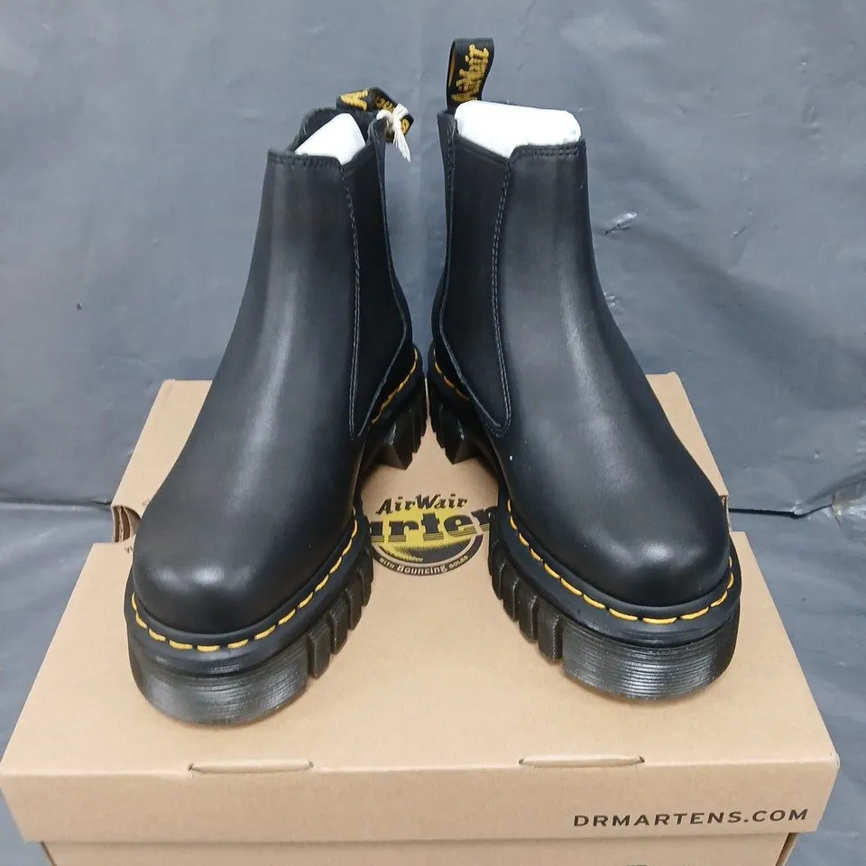 BOXED PAIR OF DR MARTENS AUDRICK CHEALSEA BOOTS - 4