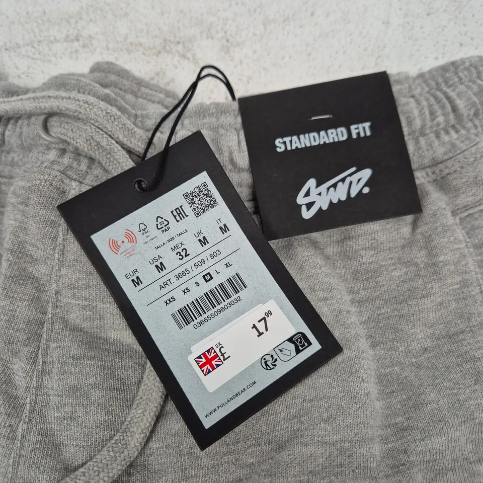 PULL & BEAR GREY SWEAT SHORTS – MEN'S, STANDARD FIT - SIZE M
