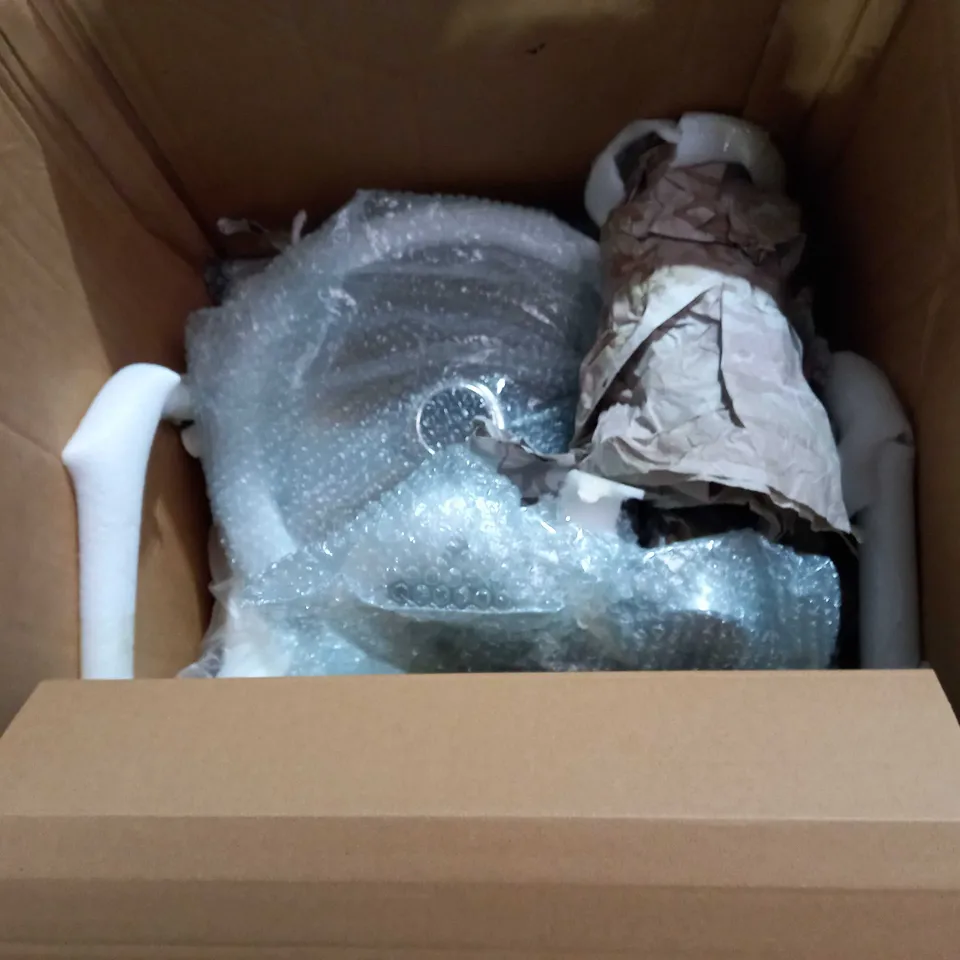 BOXED SWIVELING CHAIR 