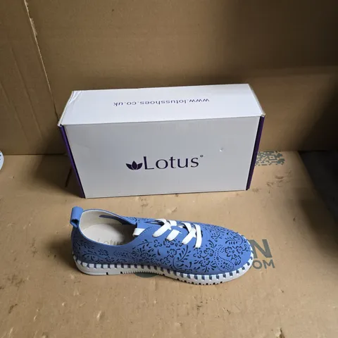 LOTUS WOMEN'S FLORAL-PATTERN TRAINERS – BLUE - SIZE EUR 39
