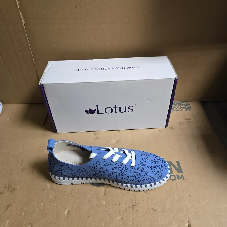 LOTUS WOMEN'S FLORAL-PATTERN TRAINERS – BLUE - SIZE EUR 39
