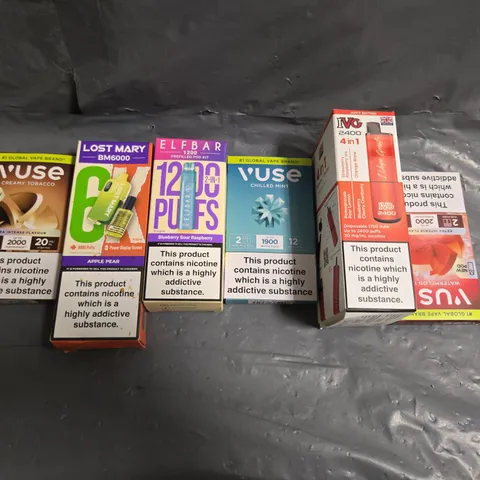 APPROXIMATELY 20 ASSORTED E-CIGARETTE & VAPING ITEMS IN VARIOUS BRANDS 
