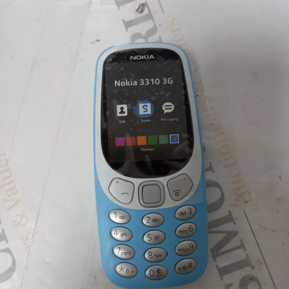 BOX OF APPROXIMETLY 42 NOKIA 3310 DISPLAY PHONES - BLUE 