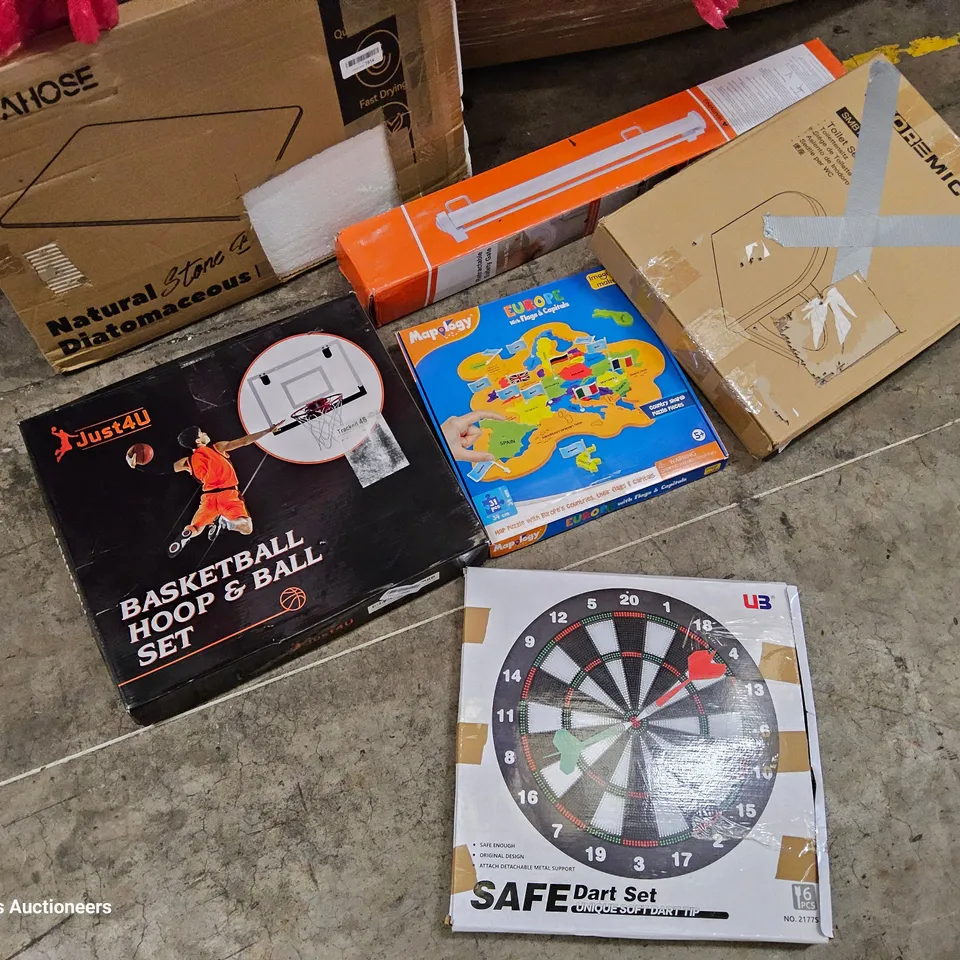 PALLET OF ASSORTED ITEMS TO INCLUDE, RETRACTABLE GATES, EXCERCISE MAT, TOILET SEATS, SAFE DARTS SET, BASKET BALL HOOPS, EUROPEAN FLAG GAME, 