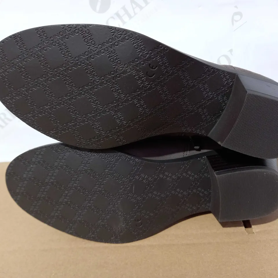 VIONIC ORTHOTIC FELICITY LIV ANKLE BOOT W/ FMT TECHNOLOGY (GREIGE), SIZE 5.5 UK