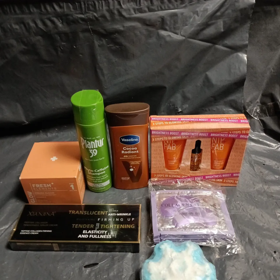 APPROXIMATEY 20 ASSORTED HEALTH AND BEAUTY PRODUCTS TO INCLUDE - PLANTUR 39 CAFFEINE SHAMPOO - COLLAGEN EYE MASKS AND VASELINE COCOA RADIANT LOTION