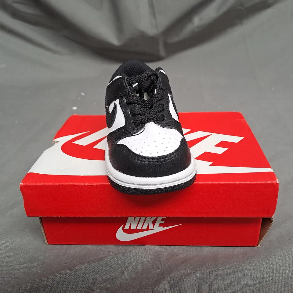 BOXED PAIR OF NIKE DUNK LOW SHOES IN WHITE/BLACK SIZE 2.5