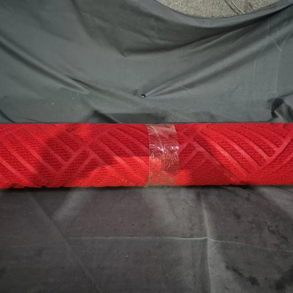 RED PATTERNED RUG RUNNER