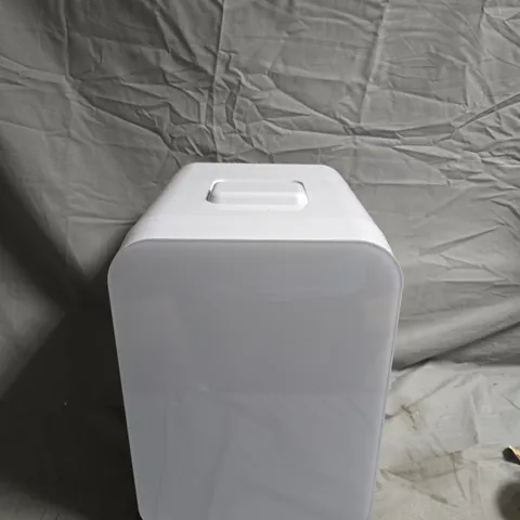 MINI FRIDGE LL-10AL – 220–240V