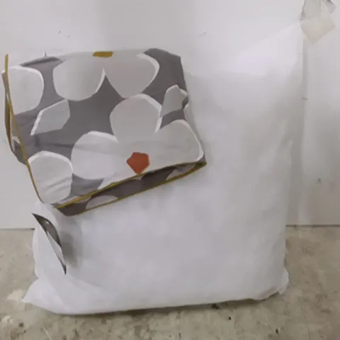 BAGGED AURA FLORAL SQUARE SCATTER CUSHION