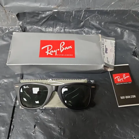 RAYBAN WAYFARER SUNGLASSES 