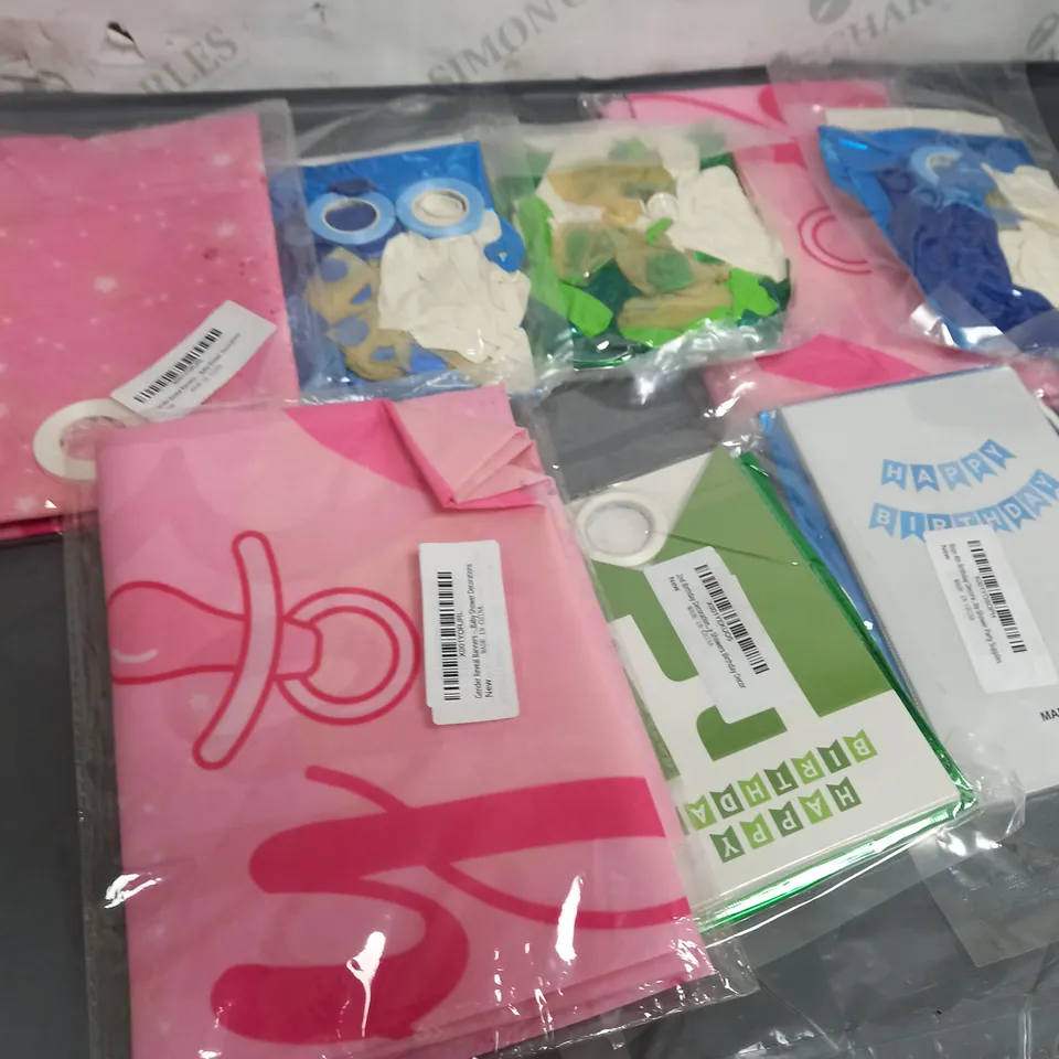 BOX OF APPROXIMATELY 30 ASSORTED BIRTHDAY & GENDER REVEAL ITEMS TO INCLUDE BALLOONS, BANNERS, TAPE ETC
