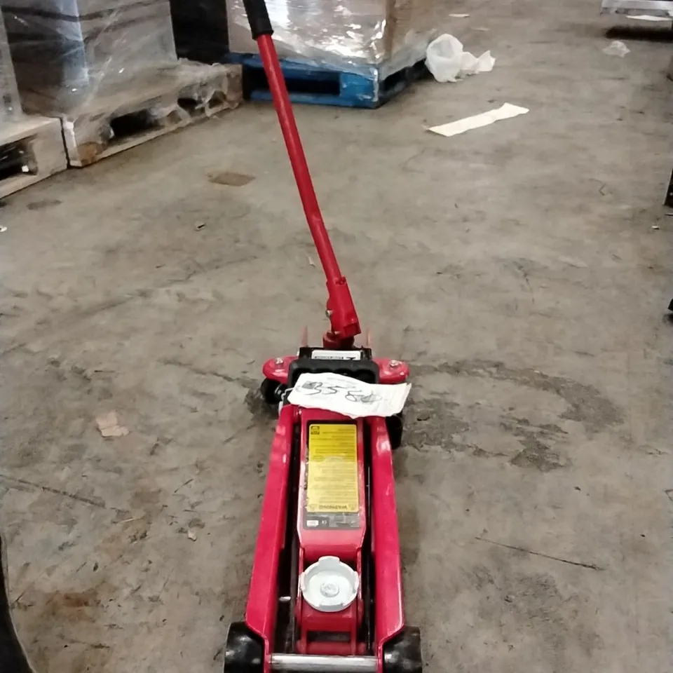 CLARKE CTJ2250LP 2.25 TONNE LOW PROFILE TROLLEY JACK WITH SOCKETS