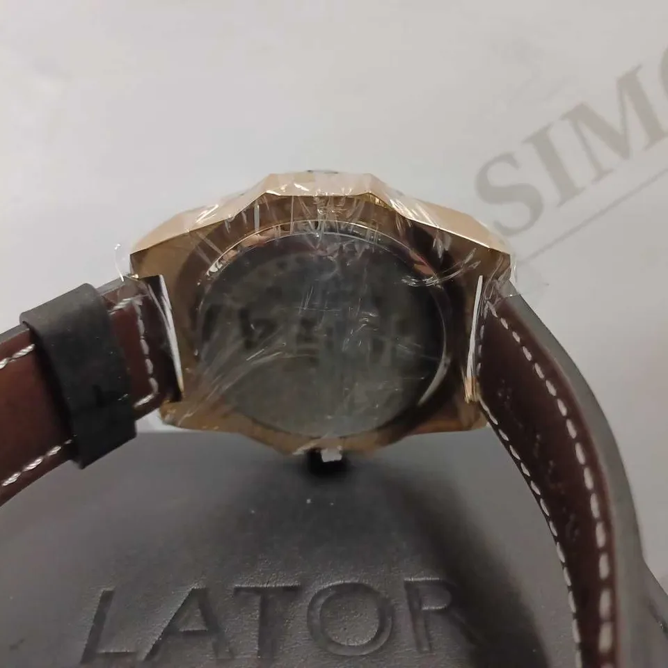 MEN’S LATOR CALIBRE 2261 CHRONOGRAPH WATCH – 42 MM IP PLATED CASE – BLACK DIAL - CHRONOGRAPH MOVEMENT WITH DATE – LEATHER STRAP 