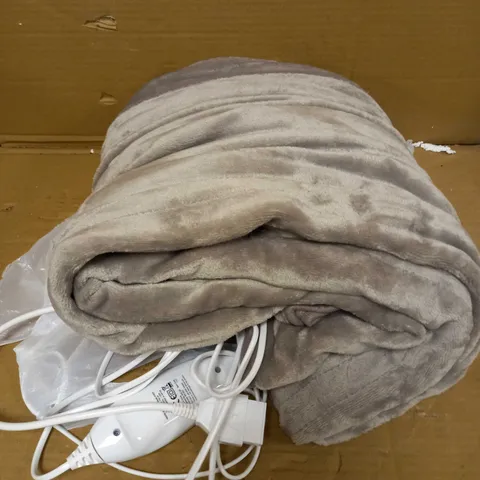 COZEE HOME HEATED PLUSH WEARABLE BLANKET IN GREY