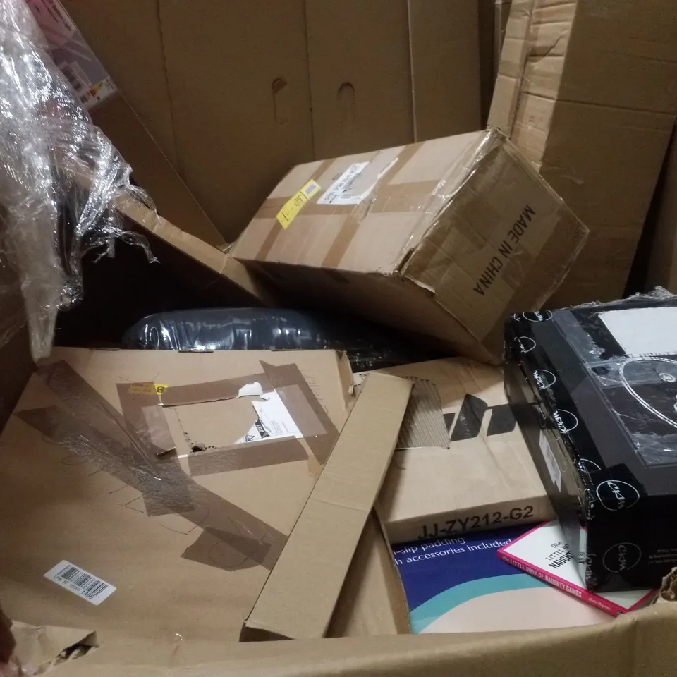 PALLET CONTAINING ASSORTED PRODUCTS INCLUDING SLOW JUICER, FOLDING PET CRATE, CONSOLE TABLE & CORNER DESK