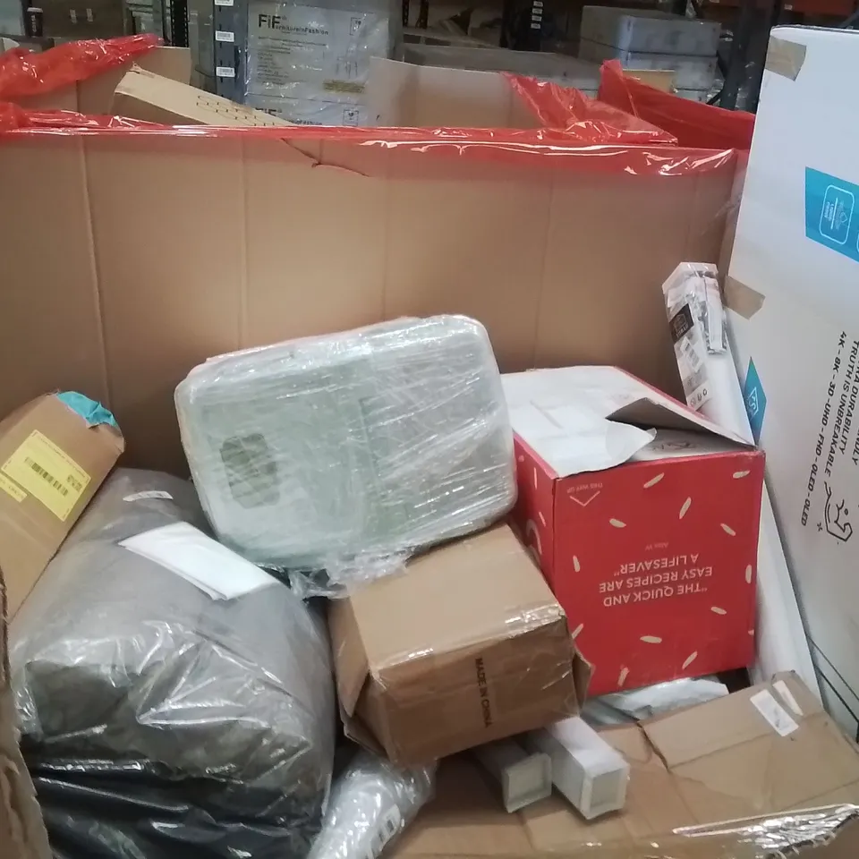 PALLET OF ASSORTED HOUSEHOLD GOODS AND PRODUCTS TO INCLUDE;FLATPACKED FURNITURE,CAT LITTERBPAD,TV SCREEN PROTECTOR 