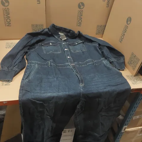 BOX CONTAINING APPROXIMATELY 6x BRAND NEW JD WILLIAMS INDIGO DENIM JUMPSUITS - SIZE 30