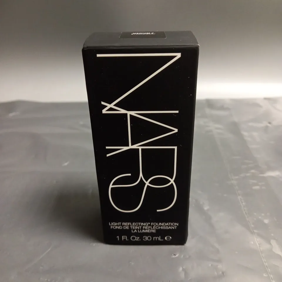 BOXED NARS LIGHT REFLECTING FOUNDATION IN SHADE MEDIUM 3 (30ML)