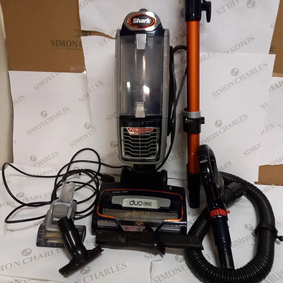 SHARK DUO CLEAN LIFT AWAY WITH ANTI HAIR WRAP CORDED HOOVER
