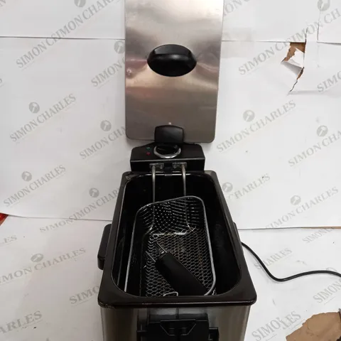RUSSELL HOBBS 240V DEEP OIL FRYER