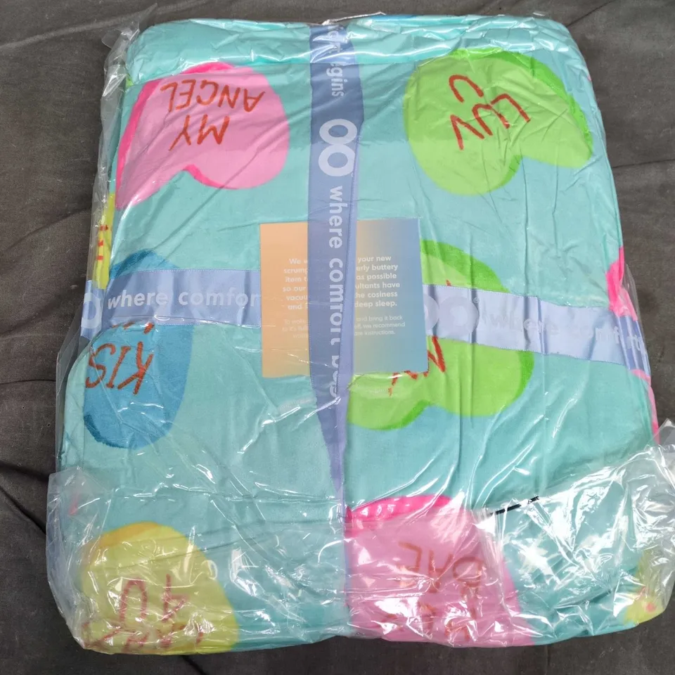 SEALED OODIE OVERSIZED HOODED BLANKET - LOVE HEART CANDIES