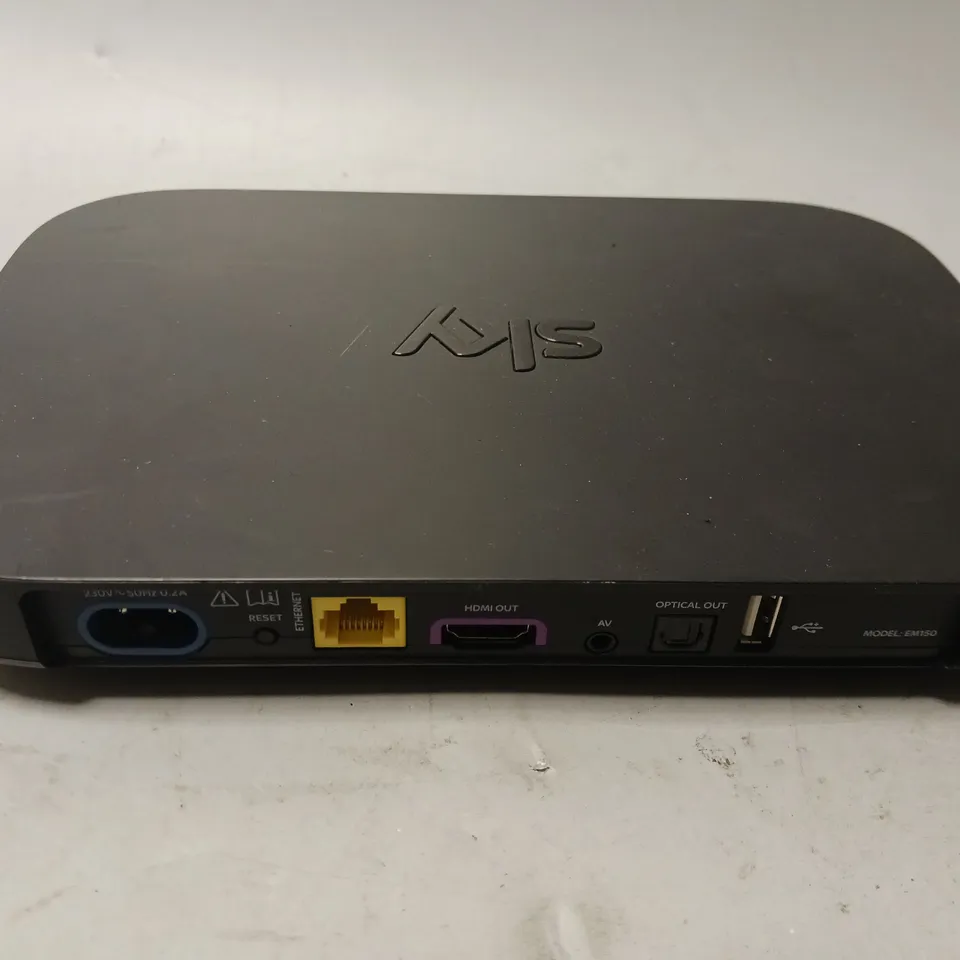 SKY Q MINI BOX (EM150)