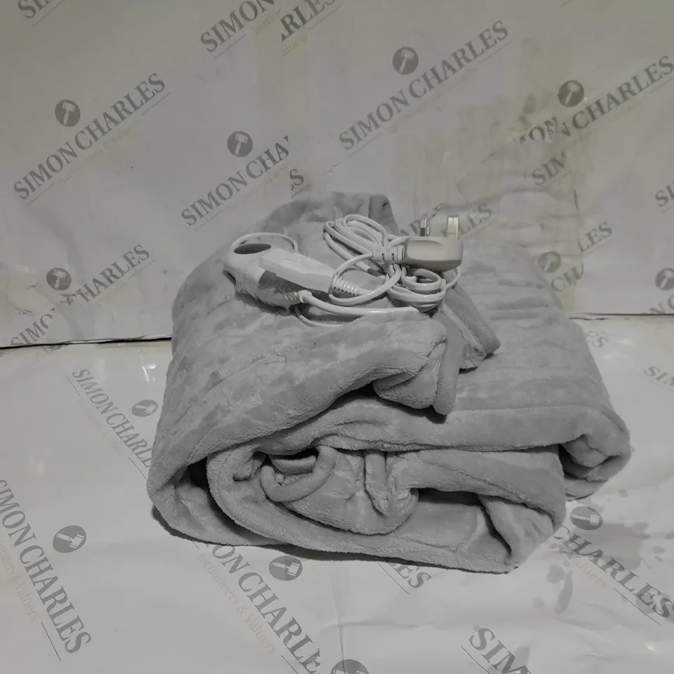COZEE HOME VELVETSOFT HEATED THROW IN LIGHT GREY