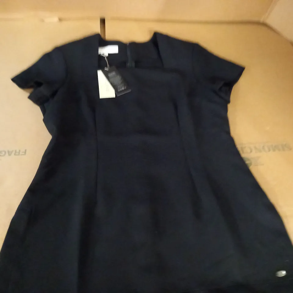 INLINE LONDON BLACK DRESS - 14