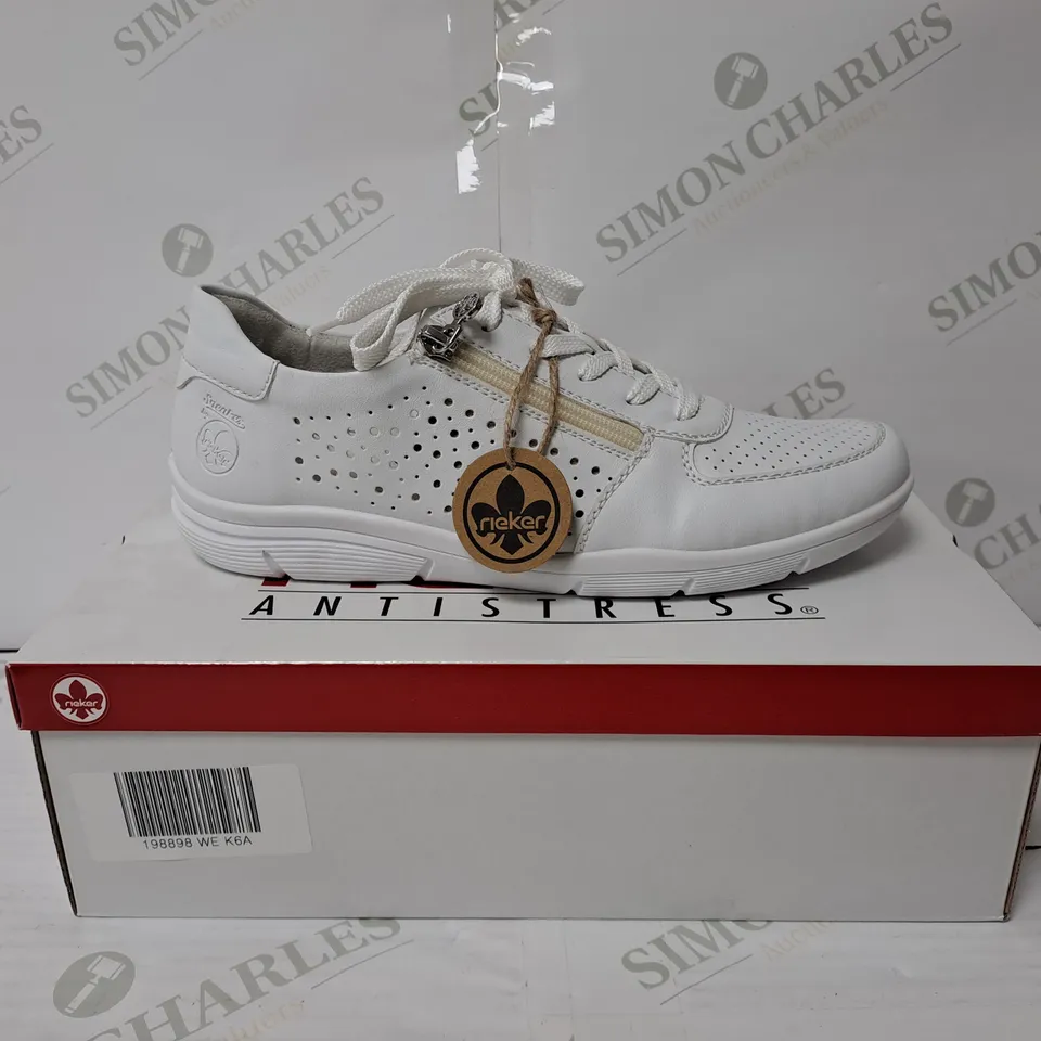 BOXED PAIR OF RIEKER ANTISTRESS SHOES - WHITE // SIZE: 40 EU