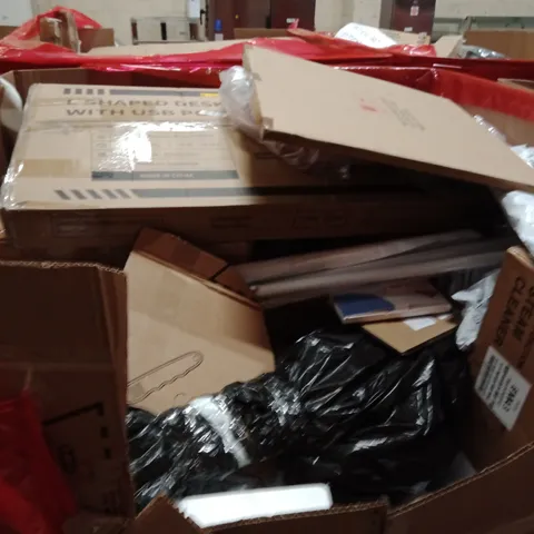 PALLET OF ASSORTED HOUSEHOLD GOODS AND PRODUCTS TO INCLUDE;DESK,STEAM CLEANER,PHONE ACCESSORIES