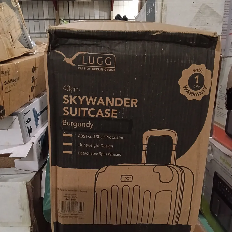 BOXED KEPLIN LUGG SKYWANDER SUITCASE 40CM BURGUNDY COLOUR 