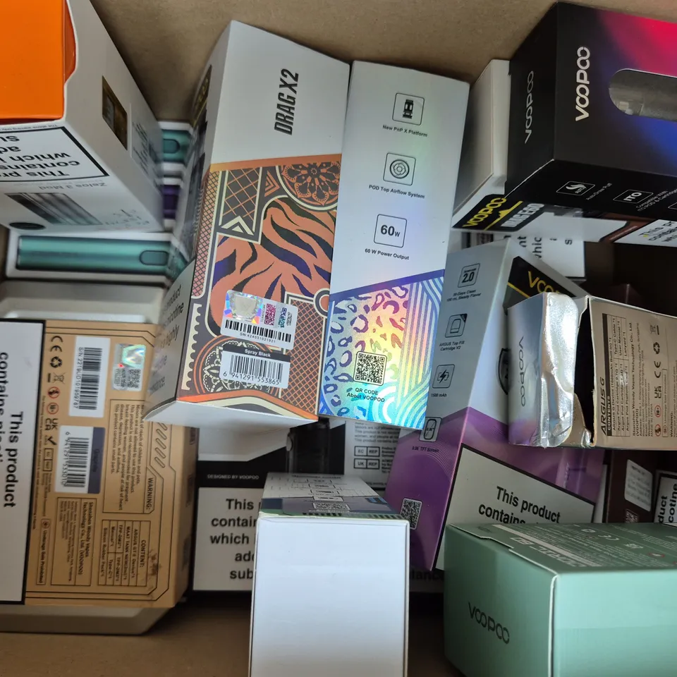 BOX OF APPROXIMATELY 15 ASSORTED VAPING ITEMS AND PRODUCTS TO INCLUDE VOOPOO, GEEK VAPE, ETC