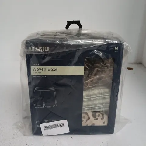 BOXED HOLLISTER 3 PACK WOVEN BOXER - MEDIUM