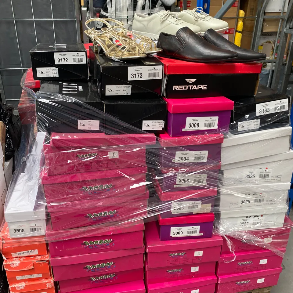 APPROXIMATELY 130 ASSORTED PAIRS OF FOOTWEAR TO INCLUDE:  BOXED PAIR OF LOGO SLIP-ON SHOES IN BLACK EU SIZE 36, BOXED PAIR OF GEMZ LONDON OPEN TOE LOW HEEL SANDALS IN METALLIC GOLD ETC