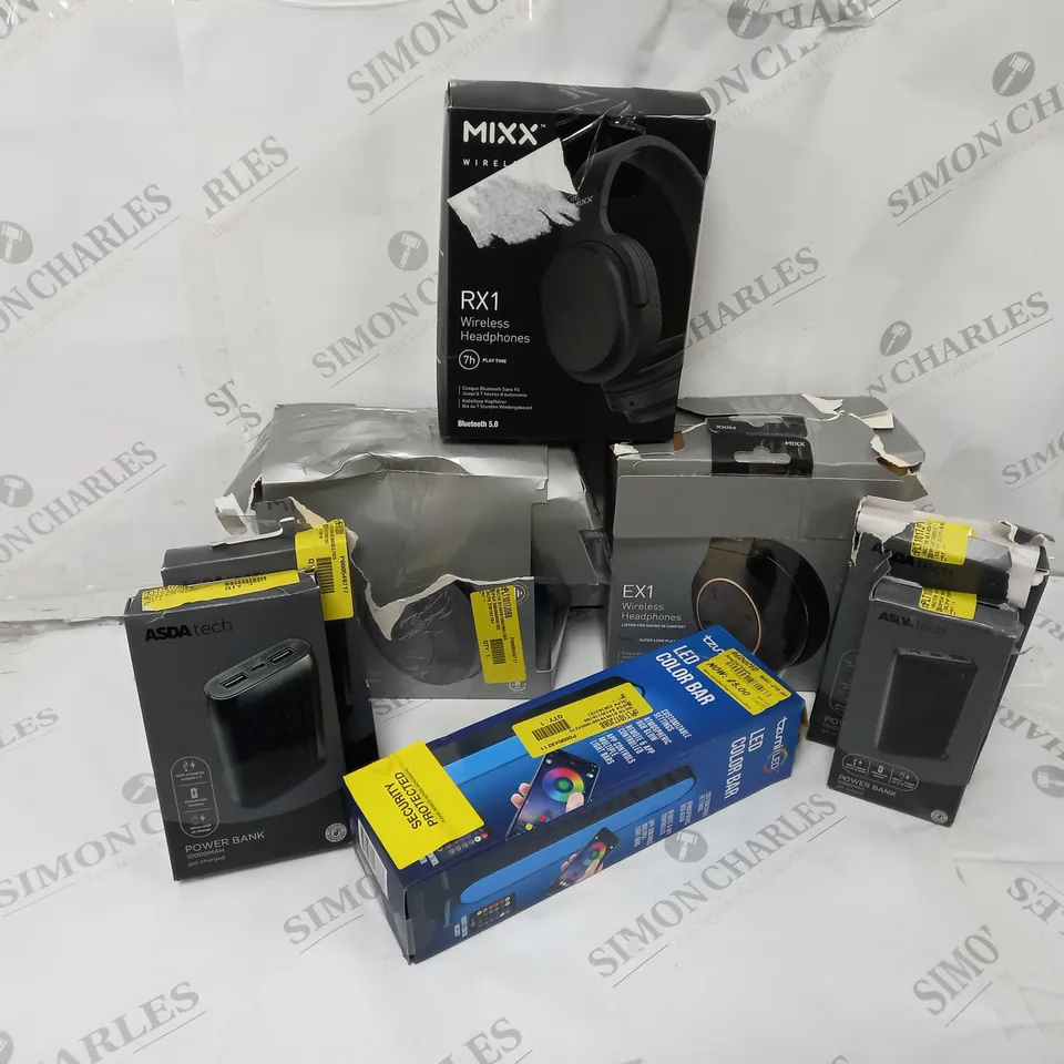 APPROXIMATELY 8 ASSORTED ITEMS TO INCLUDE MIXX WIRELESS HEADPHONES, POWER BANKS, AND LED COLOUR BAR 