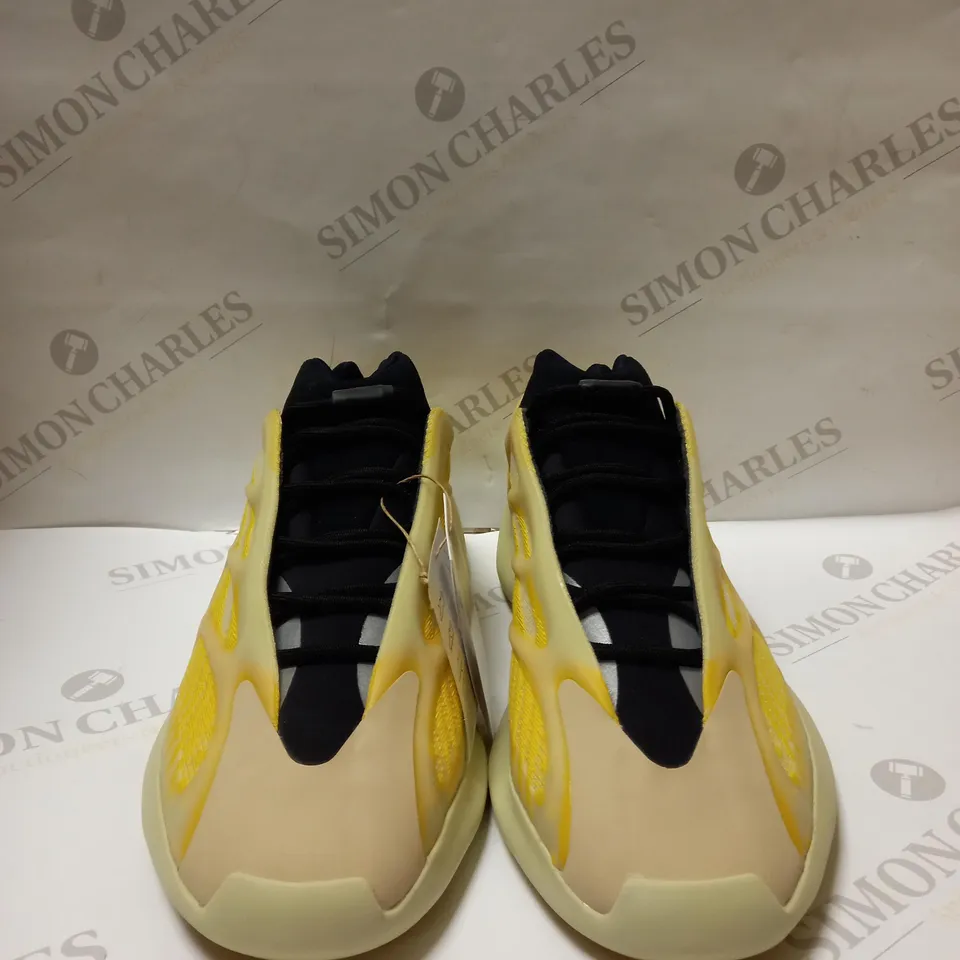 ADIDAS YEEZY 700 V3 SHOES SIZE 11 AND HALF 