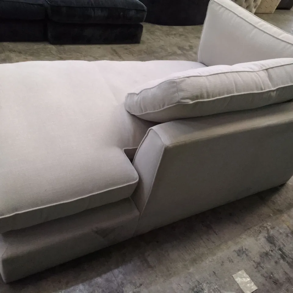 QUALITY DESIGNER SOFOLOGY RHF CHAISE SECTION - IVORY FABRIC 