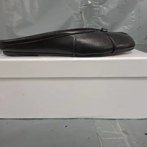 BOXED PAIR OF MAISON MARGIELA PARIS SLIP-ON FLAT SHOES IN BLACK SIZE EU 38