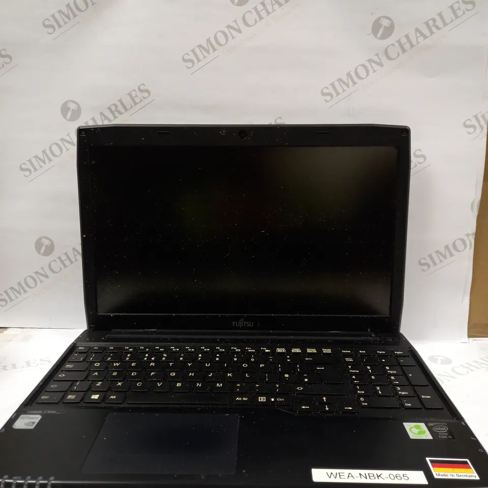 FUJITSU LIFEBOOK AH544 LAPTOP IN BLACK