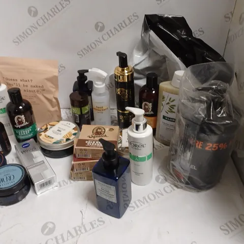 APPROXIMATELY 20 ASSORTED HEALTH AND BEAUTY PRODUCTS INCLUDING BONDI SANDS, THE BODY SHOP, MURDOCK