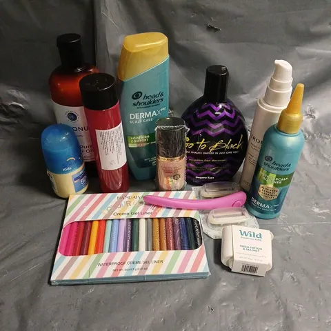 APPROXIMATELY 20 ASSORTED HEALTH & BEAUTY PRODUCTS TO INCLUDE TROPIC SMOOTHING CLEANSER, HEAD & SHOULDERS INSTANT SCALP SOOTHER, ESTRID RAZOR, ETC
