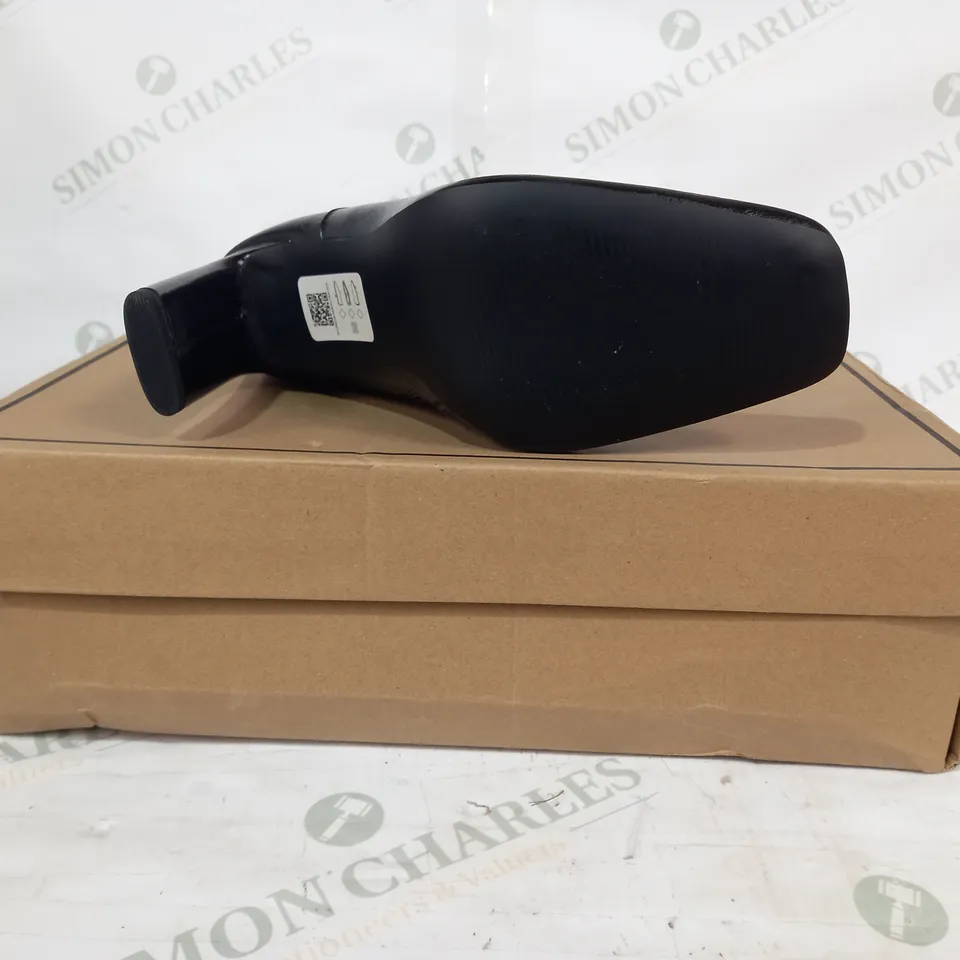 BOXED PAIR OF ASOS DESIGN EMBASSY HIGH HEELED BOOTS IN BLACK UK SIZE 5