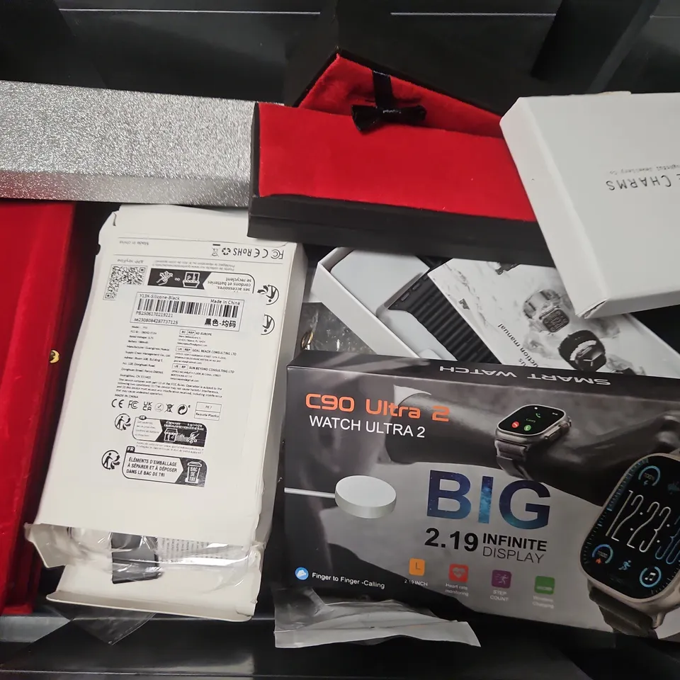 APPROXIMATELY 15 ASSORTED JEWELLERY ITEMS TO INCLUDE C90 SMART WATCH, MATCHBOX, TREASURE BAY, ETC