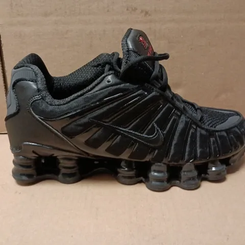 NIKE SHOX BLACK RUNNING SHOES SIZE 8.5
