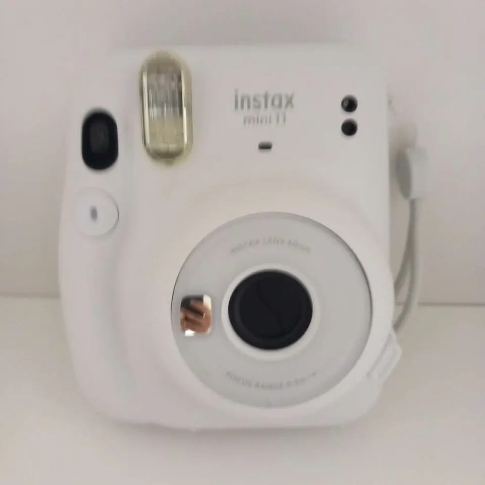 BOXED FUJIFILM INSTAX MINI 11 INSTANT CAMERA