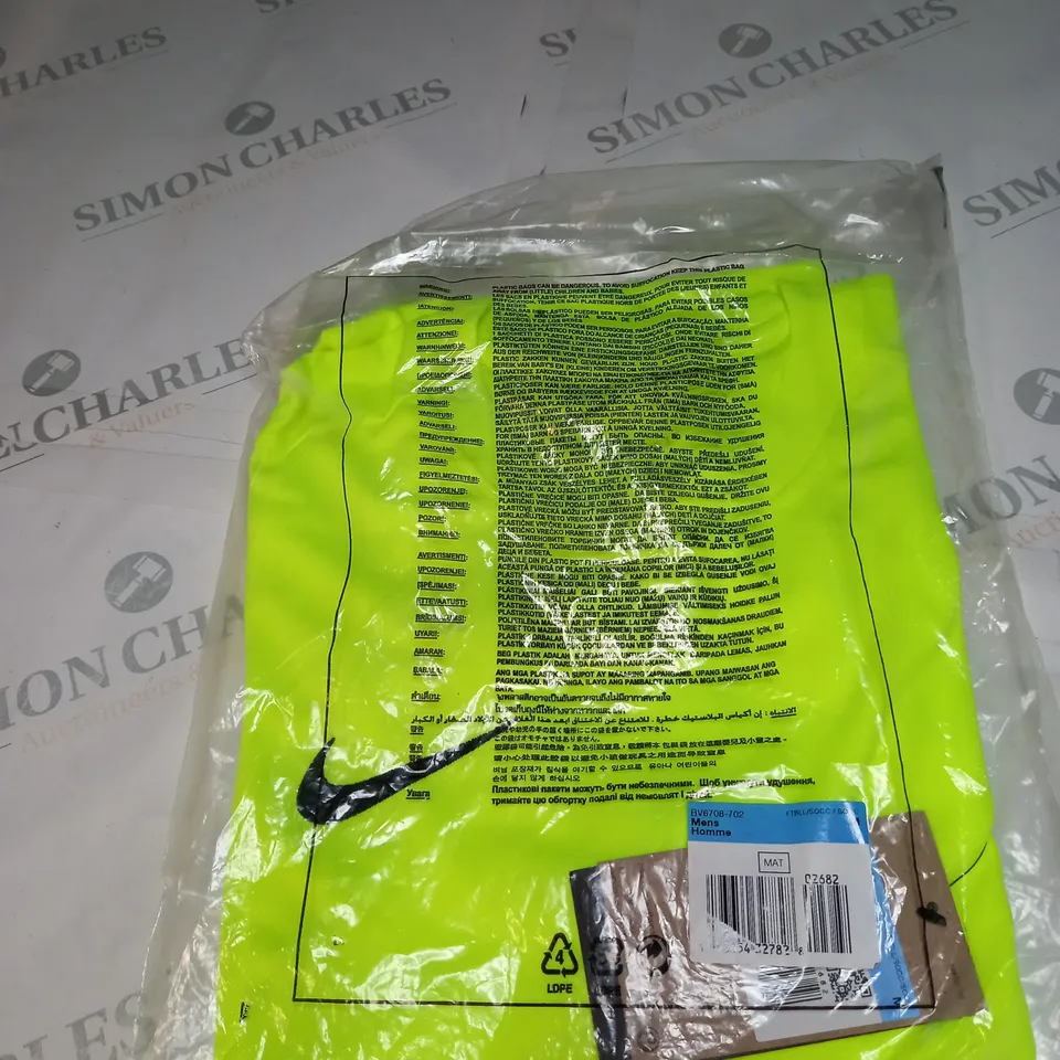 BAGGED NIKE CASUAL T-SHIRT SIZE M
