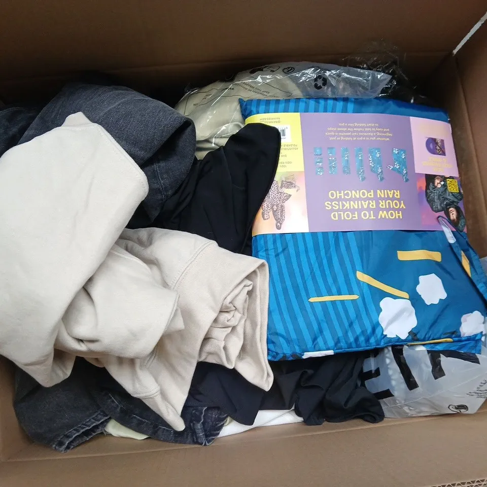 APPROXIMATELY 45 ASSORTED CLOTHING ITEMS IN VARIOUS SIZES, STYLES & COLOURS TO INCLUDE SWEATER, JEANS, JACKET, ETC - COLLECTION ONLY