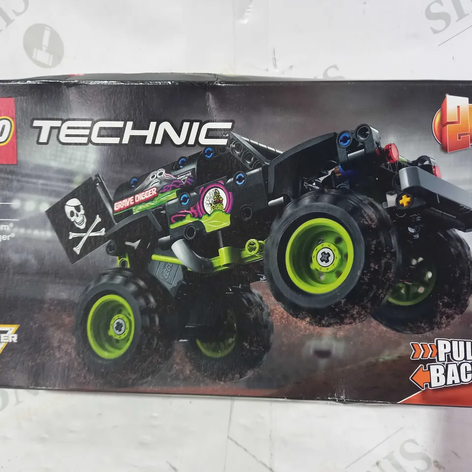 LEGO TECHNIC 42118 2-IN-1 MONSTER JAM GRAVE DIGGER